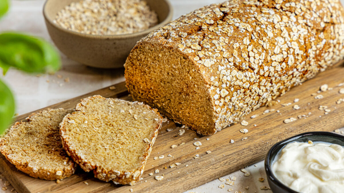 Haferflockenbrot mit Joghurt