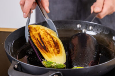 Aubergine anbraten