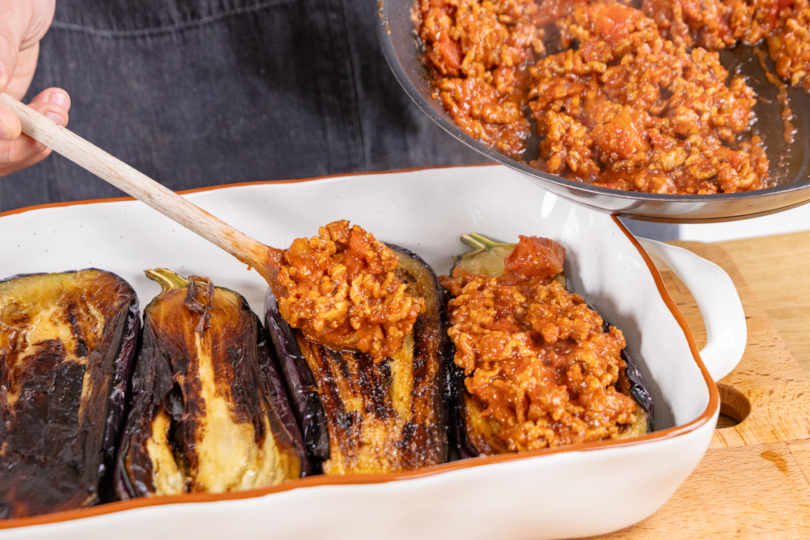 Aubergine mit Hackfleisch füllen