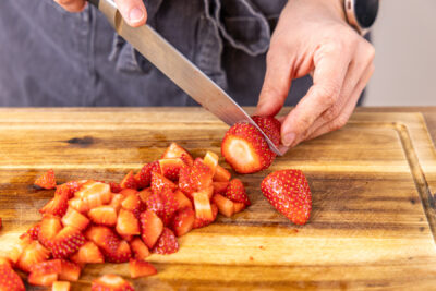 Erdbeeren klein schneiden