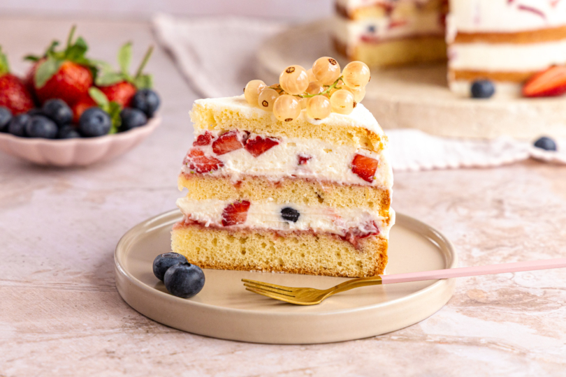 Naked Cake servieren