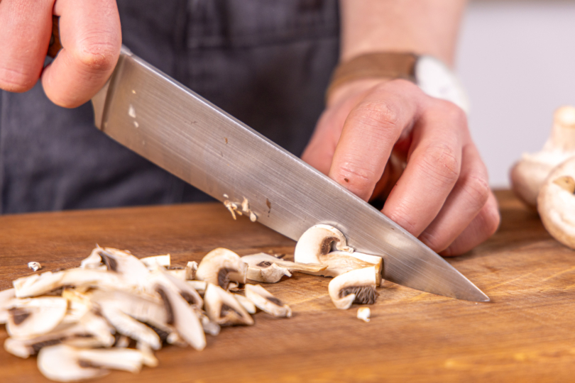 Champignons schneiden