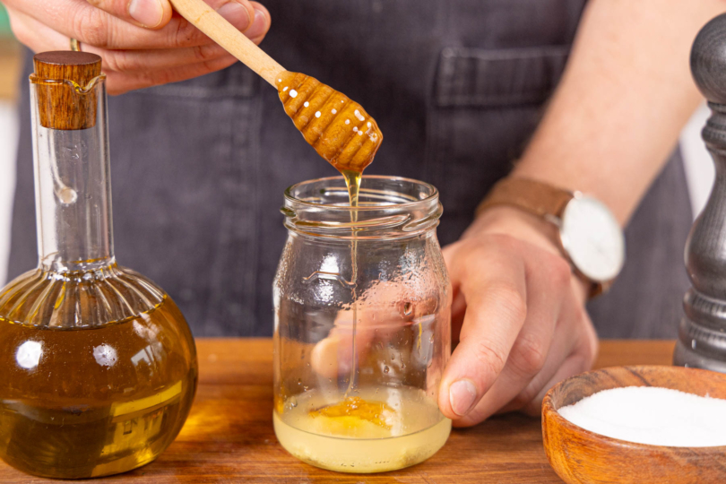 Schütteldressing zubereiten