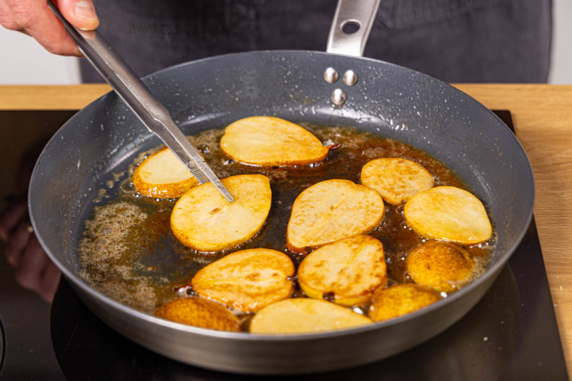 Birnen karamellisieren