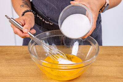 Eier mit Zucker verrühren
