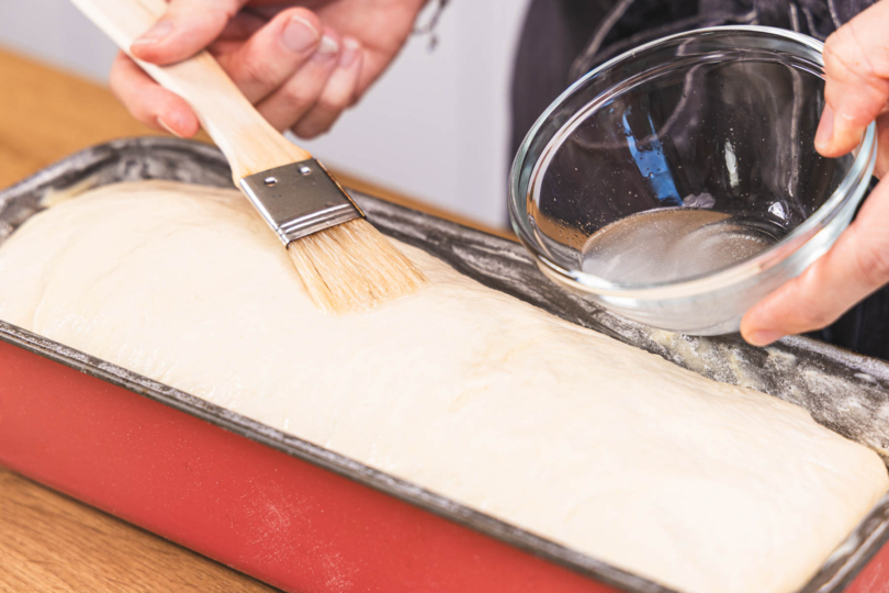 Toastbrot einstreichen