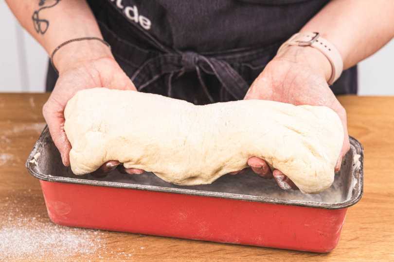 Teig in die Form geben