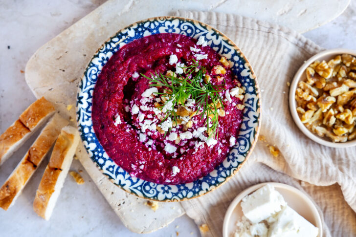 Türkischer Rote Bete Dip mit Schafskäse