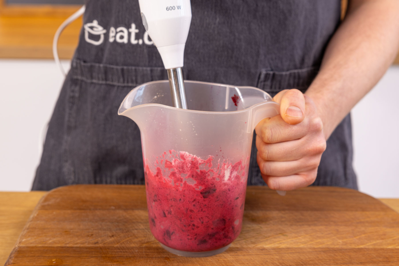 Türkischer Rote Bete Dip pürieren