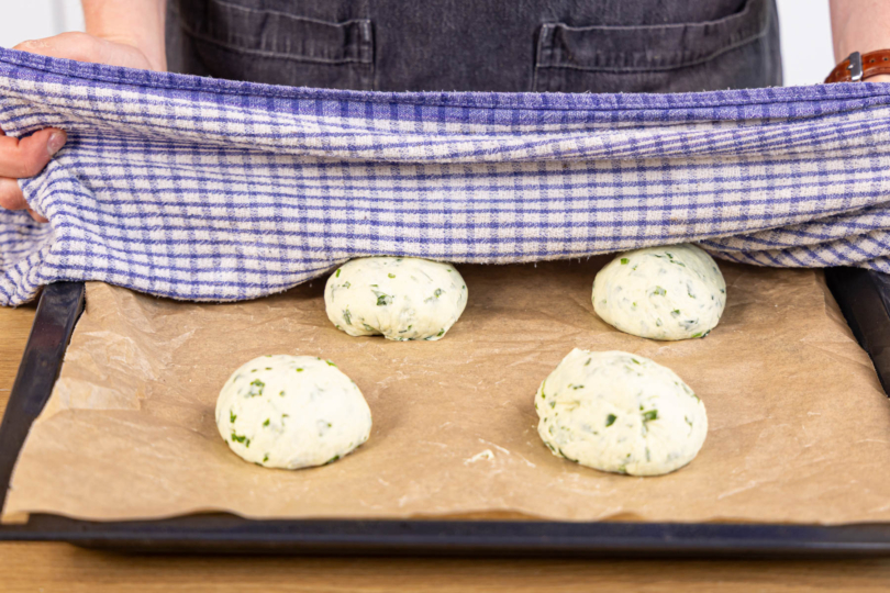 Teiglinge auf Backblech nochmal ruhen lassen