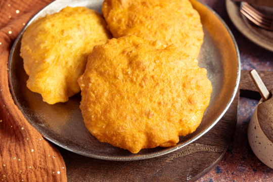 Bhatura - indisches Ballonbrot