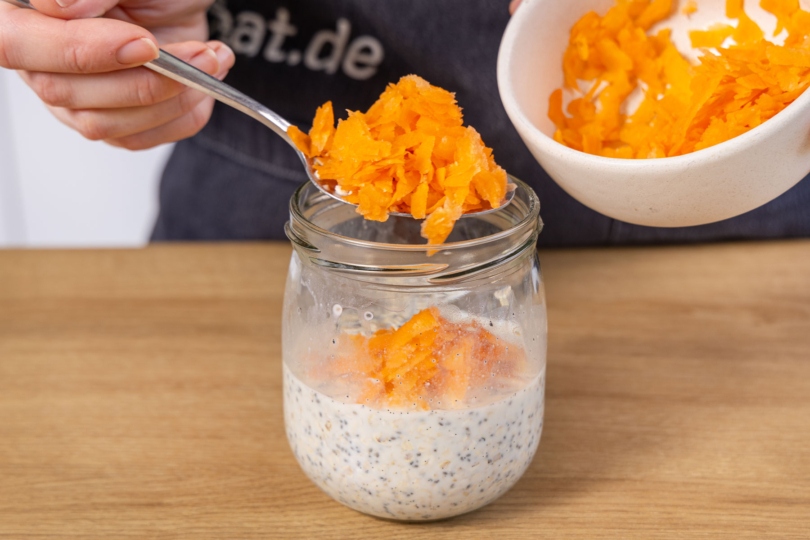 geraspelte Karotten dazugeben