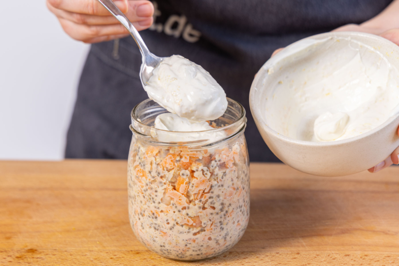 Joghurt als Topping dazugeben