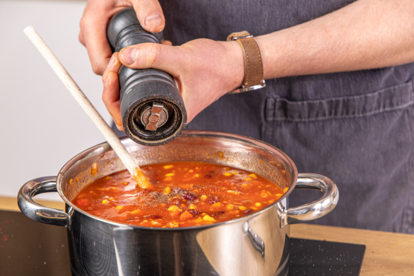 Chili sin carne würzen