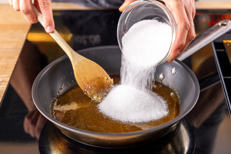 Restlichen Zucker dazugeben