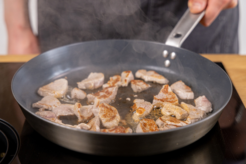 Schweinefilet in der Pfanne anbraten