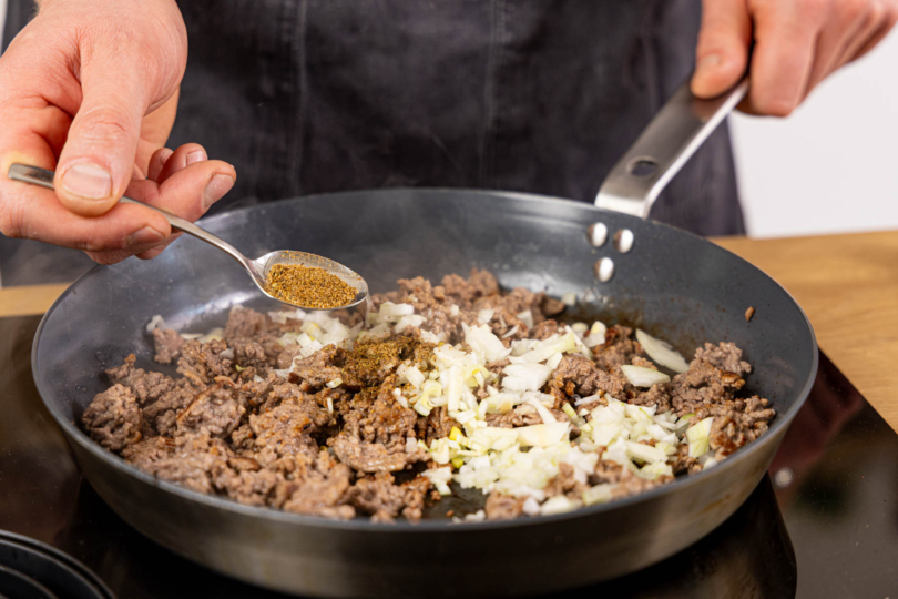 Hackfleisch würzen