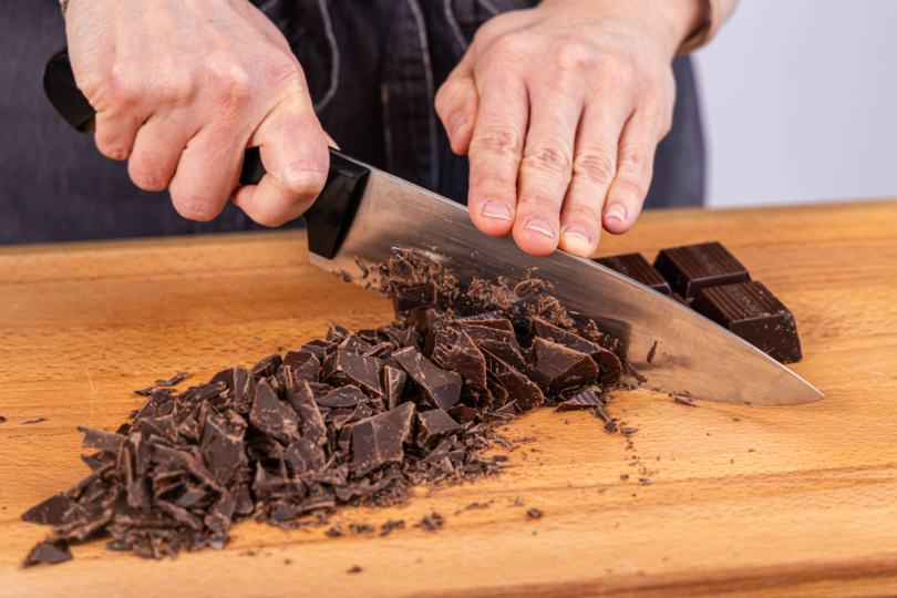 dunkle Kuvertüre hacken
