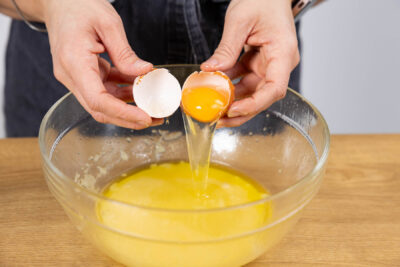 Eier dazugeben