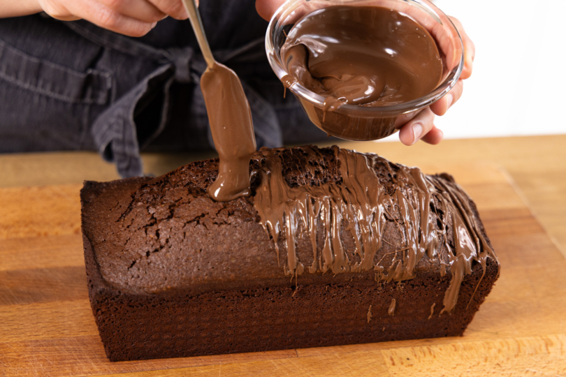 Nutella-Kuchen glasieren