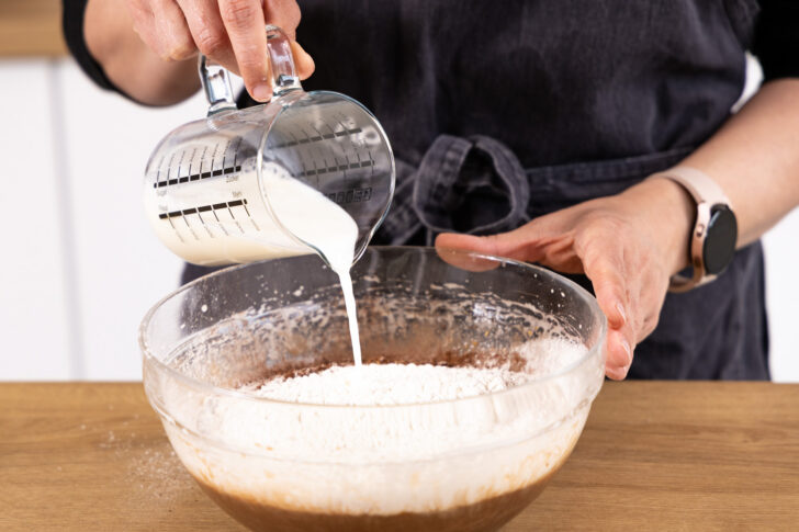 Milch dazugeben