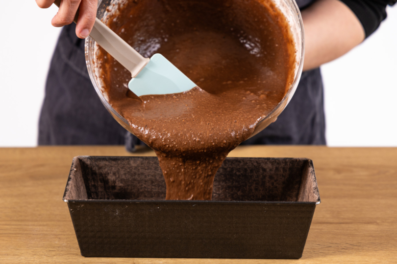 Teig in Kastenform geben