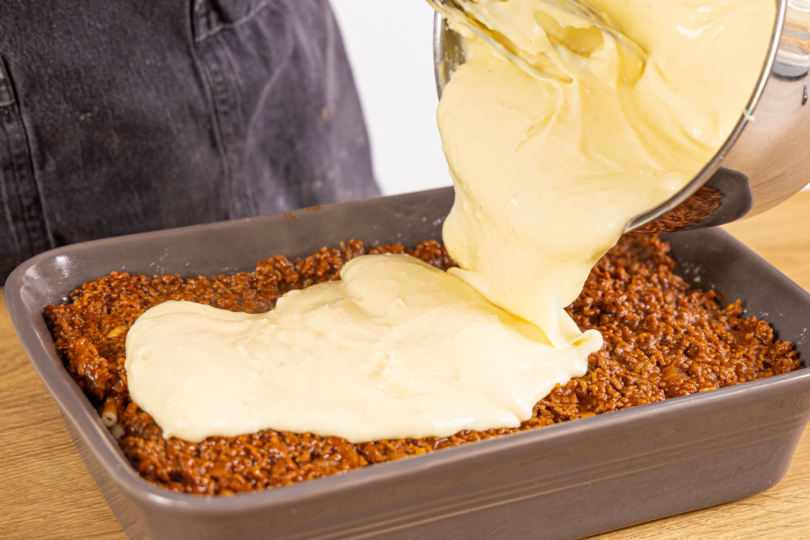 Béchamelsauce darüber verstreichen