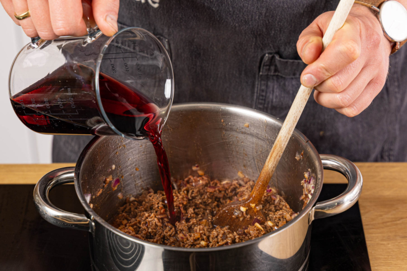 mit Rotwein ablöschen