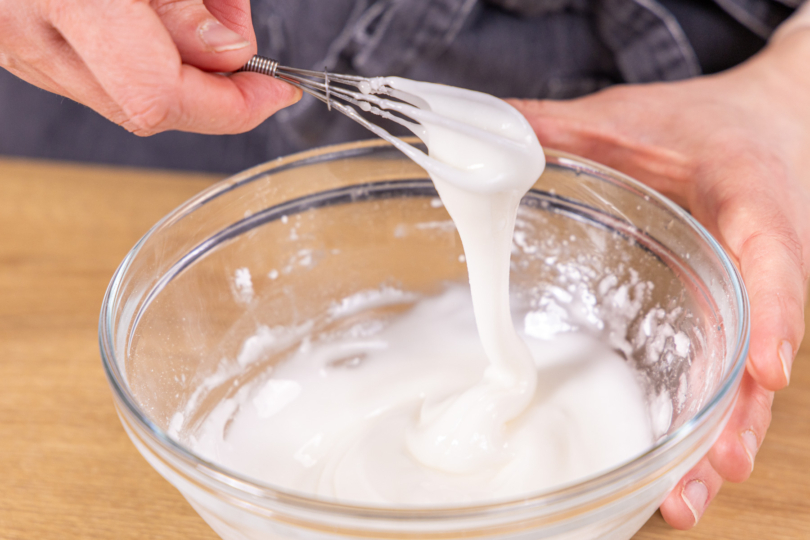 Zuckerguss anrühren