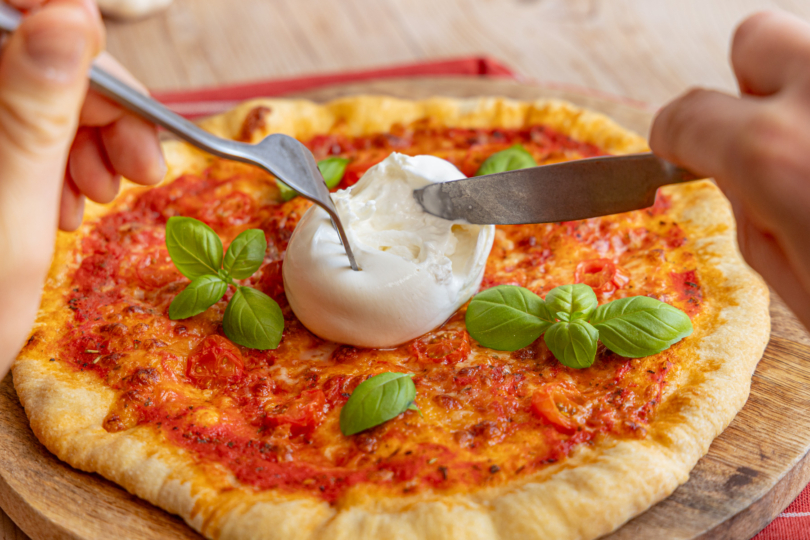 Burrata aufschneiden