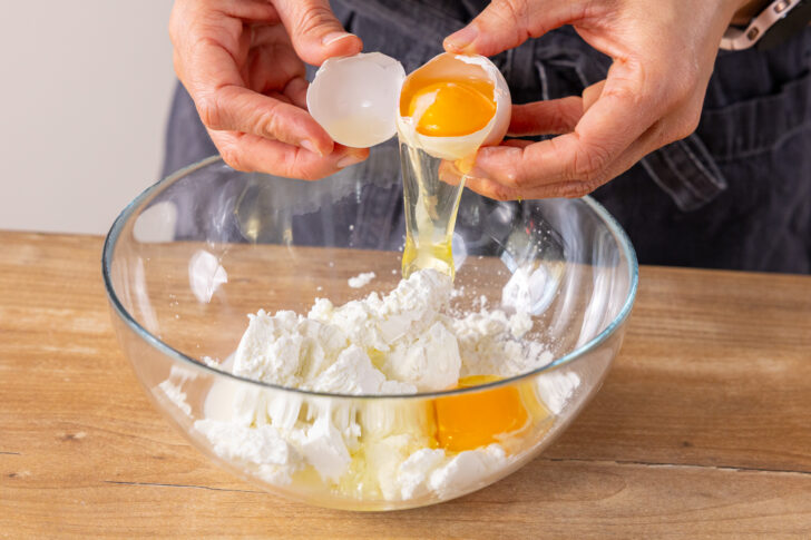 Eier dazugeben