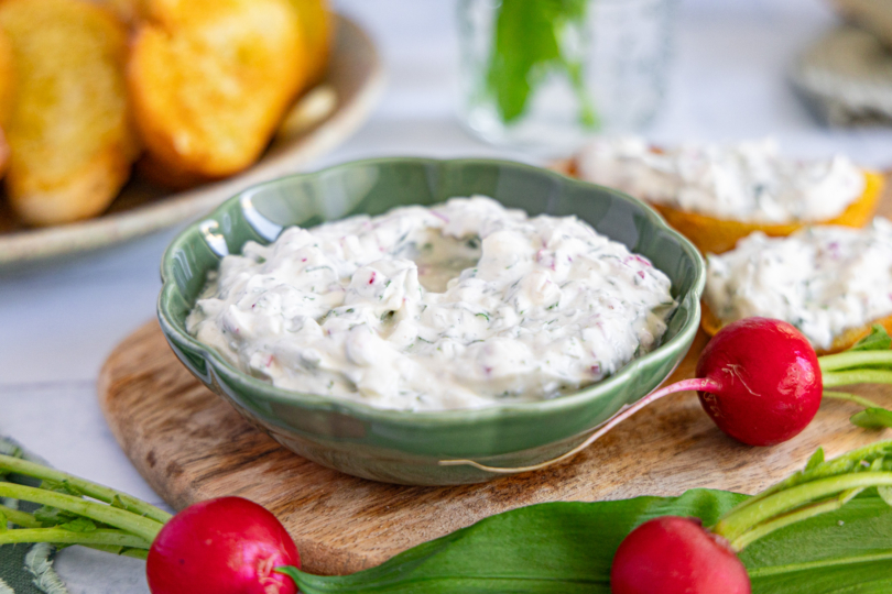 Radieschen-Bärlauch-Dip