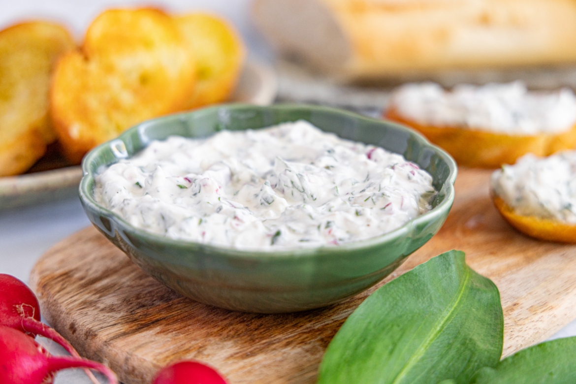 Radieschen-Bärlauch-Dip