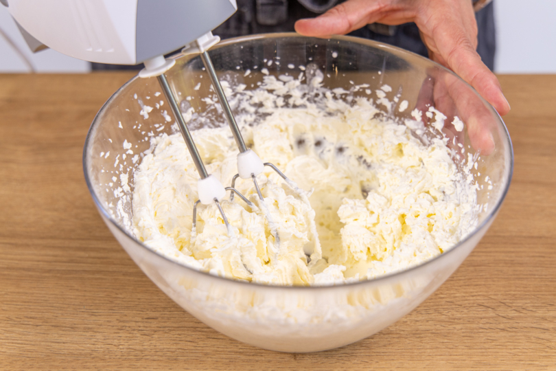 Sahne mit Mascarpone steif schlagen