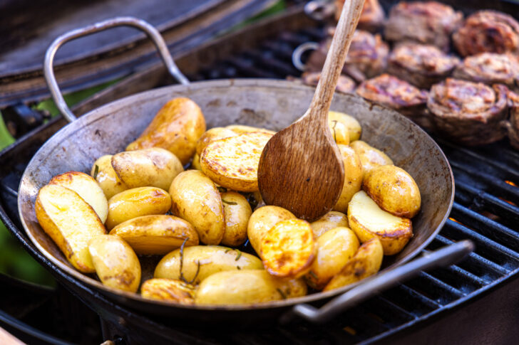 Knusprige Kartoffeln vom Grill