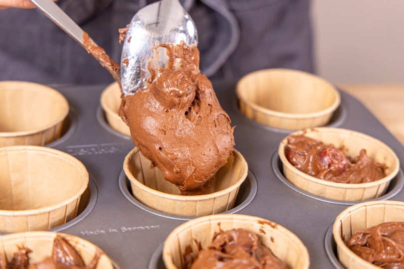 Teig in die Form füllen