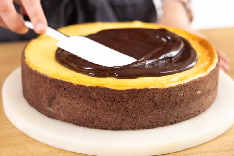 Käsetorte glasieren