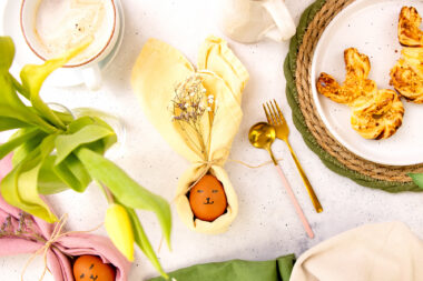 Servietten falten Ostern Hasenohren