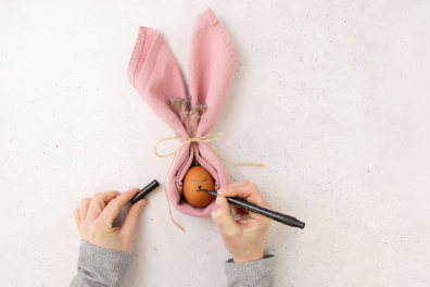 Osterhasen Gesicht aufmalen