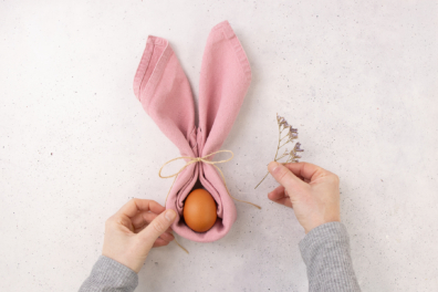 Trockenblumen dekorieren und einstecken