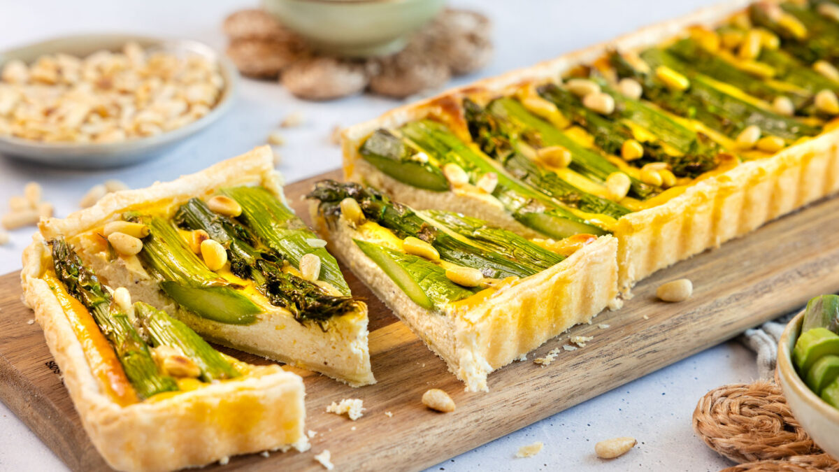 Spargeltarte mit grünem Spargel