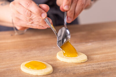 Marmelade verteilen