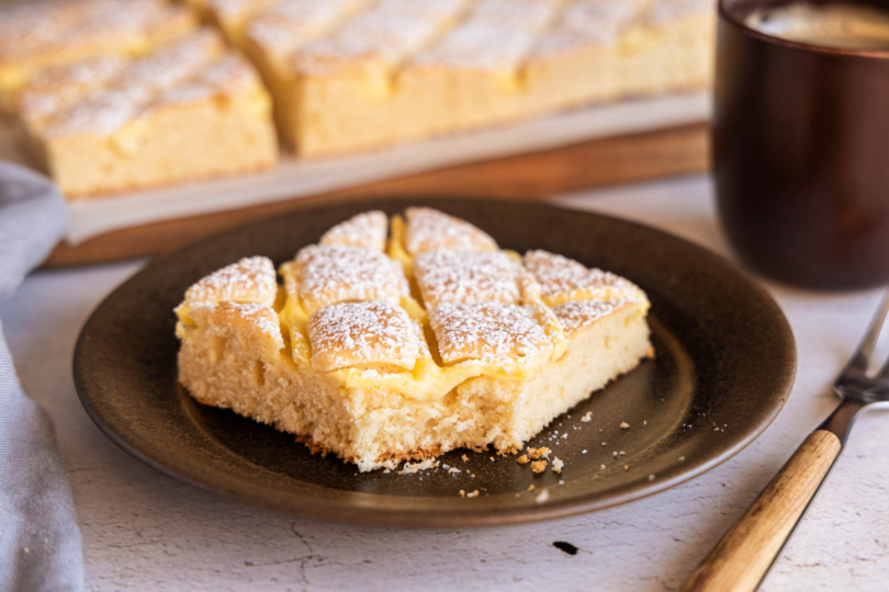 angegabeltes Stück Steppdeckenkuchen