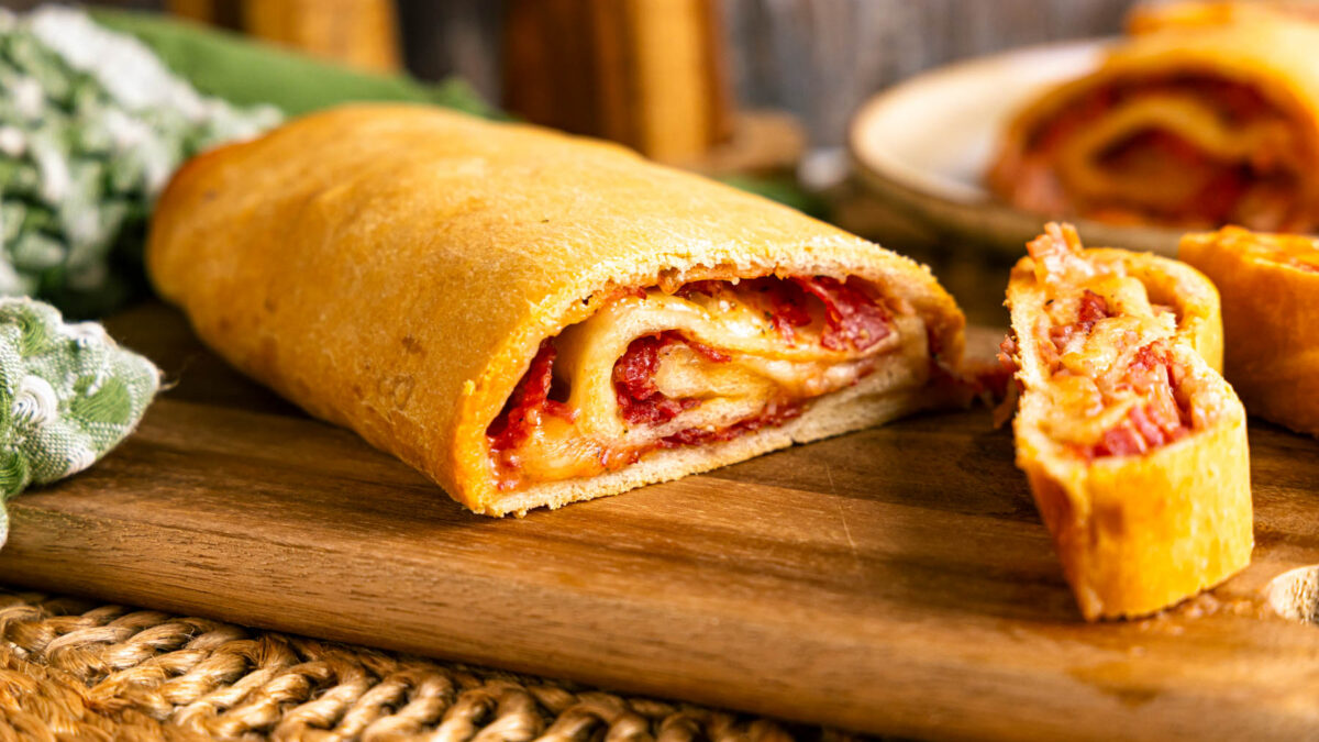 Stromboli Rezept: Gerollte Pizza mal anders