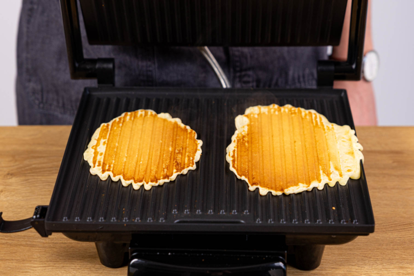 Waffeln im Kontaktgrill ausbacken