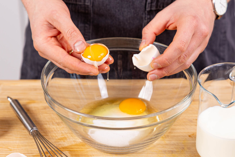 Eier aufschlagen