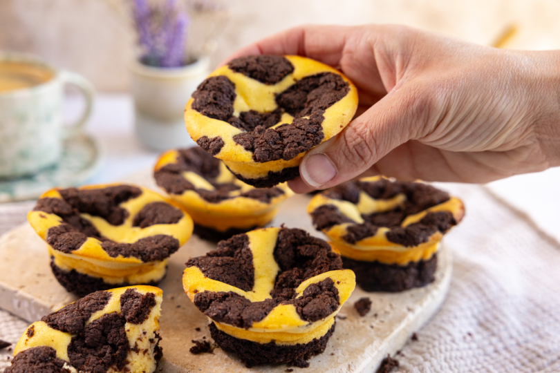 Zupfkuchen Muffins servieren