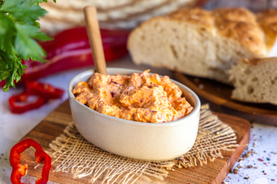 Ajvar Frischkäse Dip