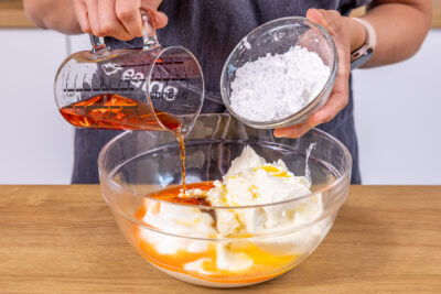 Zutaten für die Creme vermengen
