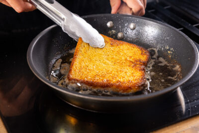 Armer Ritter nach DDR Rezept in der Pfanne ausbacken